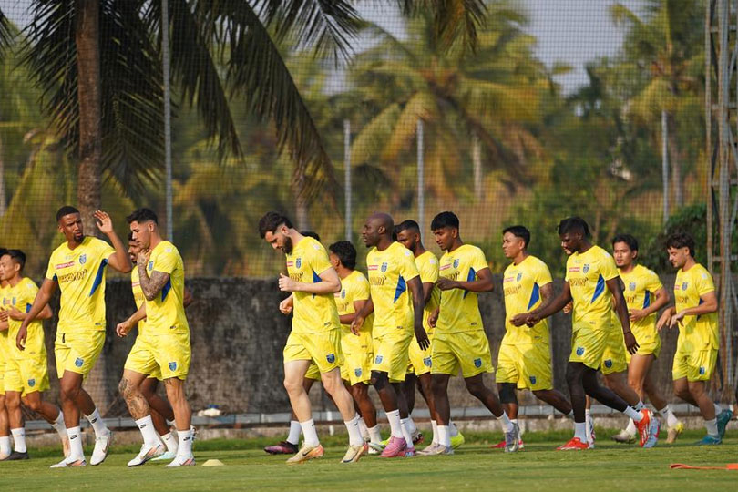 ഐ എസ് എൽ 2025-26 സീസണുള്ള കേരള ബ്ലാസ്റ്റേഴ്‌സ് ടീമിനെ പ്രഖ്യാപിച്ചു.